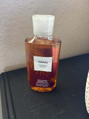 Bath & Body Works Oahu Coconut Sunset Shower Gel 10 fl oz / 295 mL